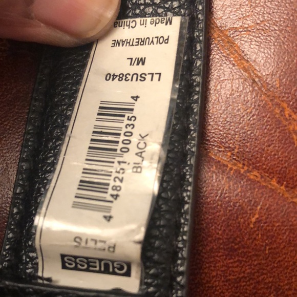 GUESS FAUX LEATHER FANNY PACK-New never used. - Picture 9 of 9